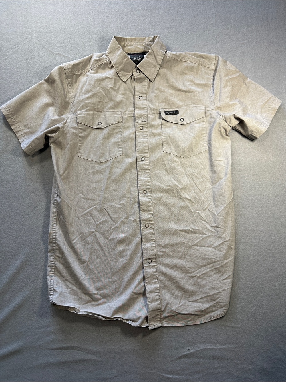 Wrangler Men's Short Sleeve Button-Down Shirt - Beige